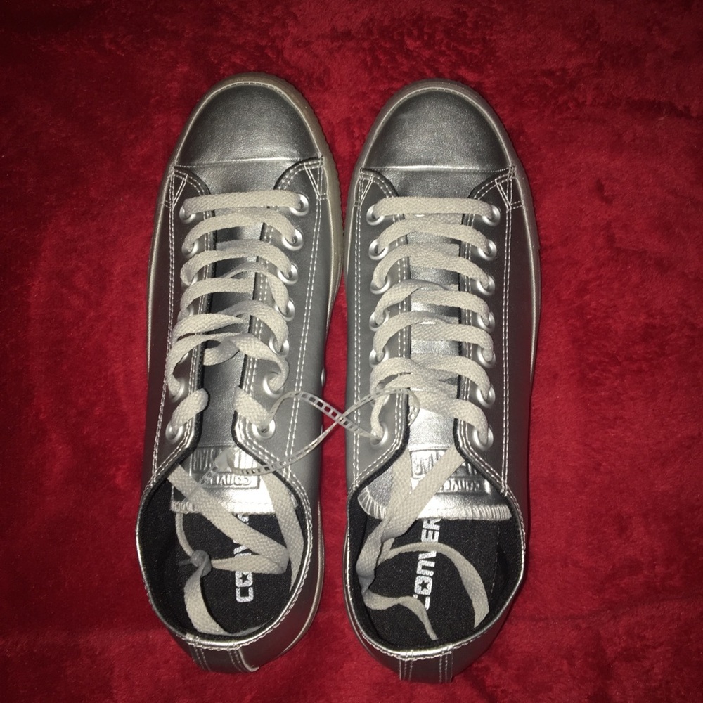 Metallic converse📎